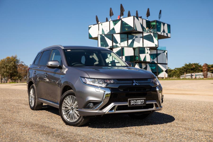  Mitsubishi Outlander PHEV 2018 года  (AU) (фото 2 из 10)